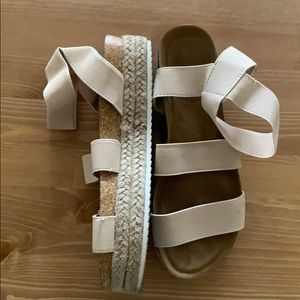 *10 OBO* BEIGE PLATFORM ESPADRILLES